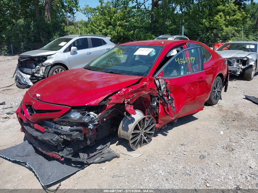 2021 TOYOTA CAMRY auction photo 2