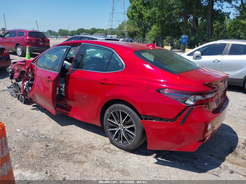 2021 TOYOTA CAMRY auction photo 3