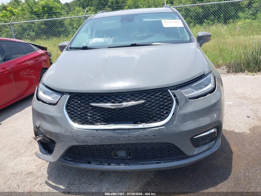 2022 Chrysler Pacifica Touring L VIN: 2C4RC1BG7NR233854 Lot: 45617421