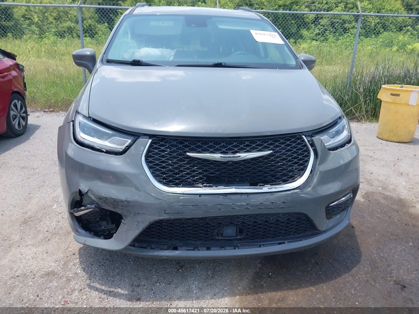 2022 Chrysler Pacifica Touring L VIN: 2C4RC1BG7NR233854 Lot: 45617421