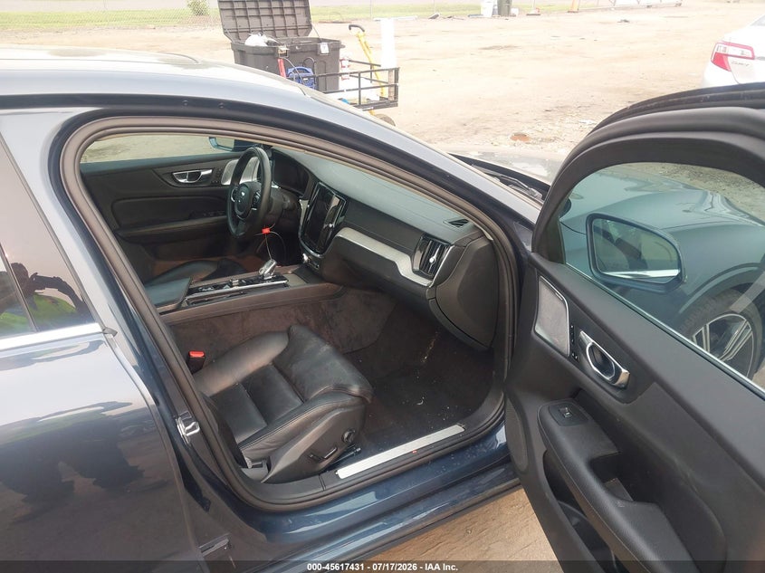 2022 VOLVO S60 auction photo 5