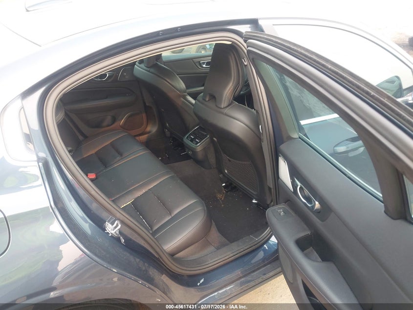2022 VOLVO S60 auction photo 8