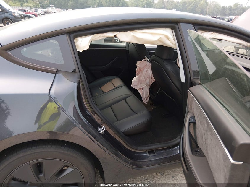 TESLA MODEL 3 - zdjęcie 8