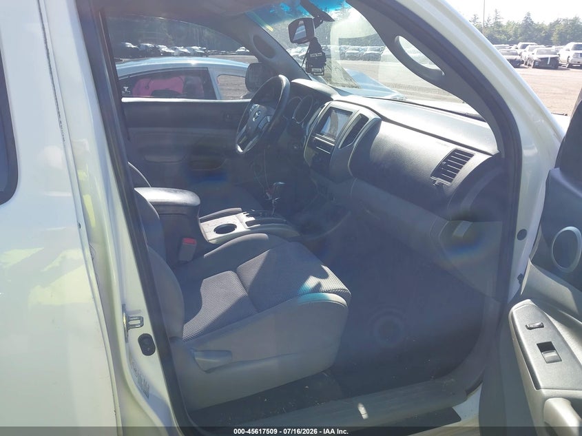 2013 TOYOTA TACOMA auction photo 5