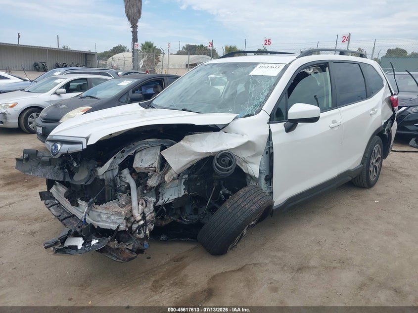 2021 SUBARU FORESTER auction photo 2