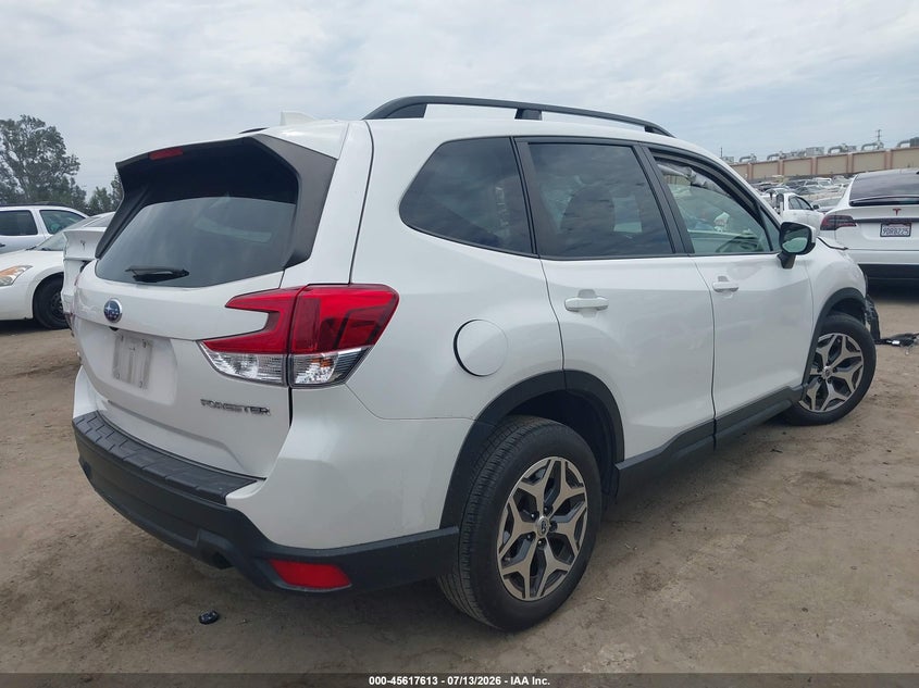 2021 SUBARU FORESTER auction photo 4
