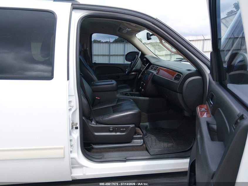 2012 CHEVROLET SUBURBAN auction photo 5