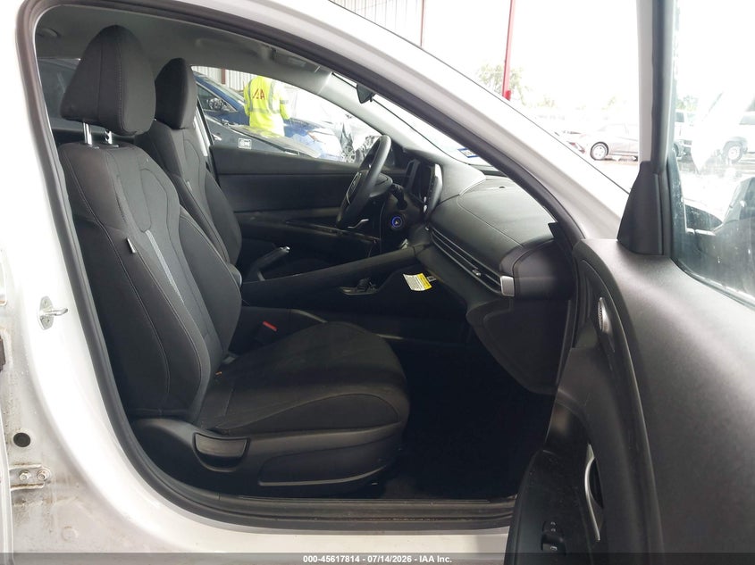 2021 HYUNDAI ELANTRA auction photo 5