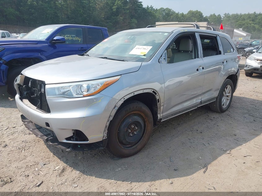 2015 TOYOTA HIGHLANDER auction photo 2