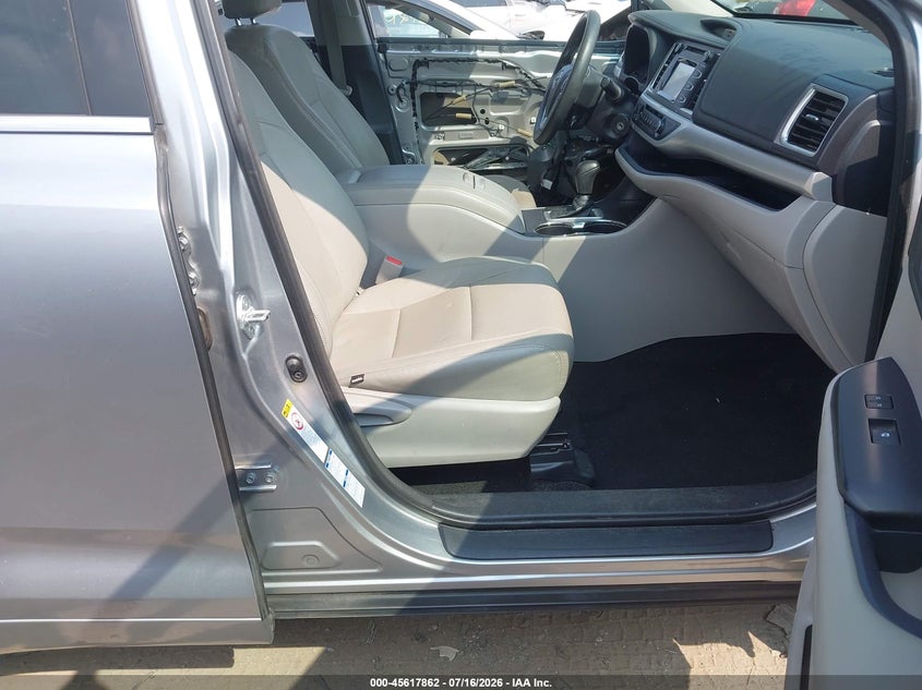 2015 TOYOTA HIGHLANDER auction photo 5