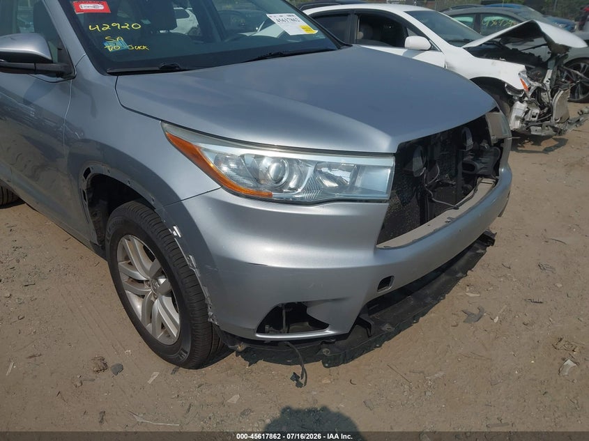 2015 TOYOTA HIGHLANDER auction photo 6