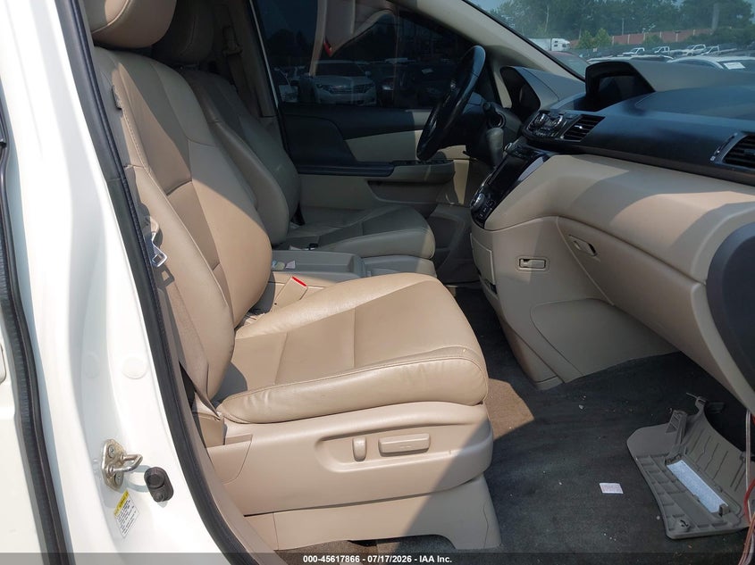 2014 HONDA ODYSSEY auction photo 5