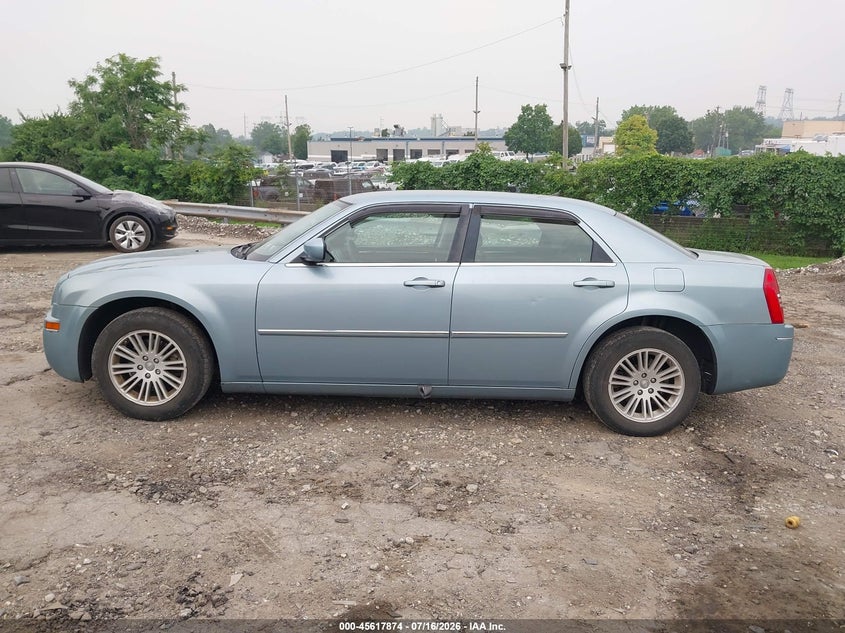 2008 Chrysler 300 Touring VIN: 2C3KA53G38H267740 Lot: 45617874