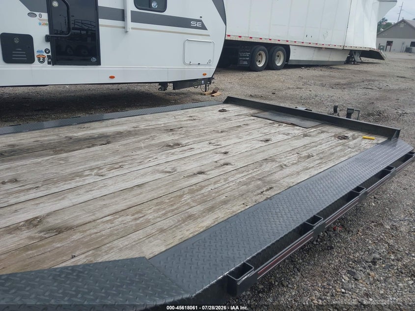 2021 DIAMOND C FLATBED TRAILER auction photo 5