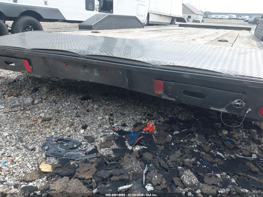 2021 DIAMOND C FLATBED TRAILER auction photo 6
