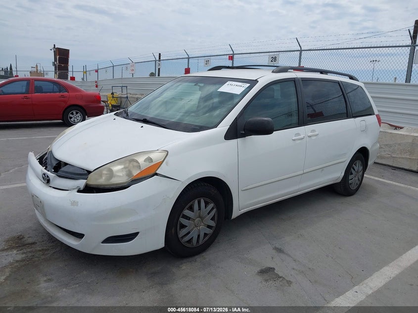 2008 TOYOTA SIENNA auction photo 2