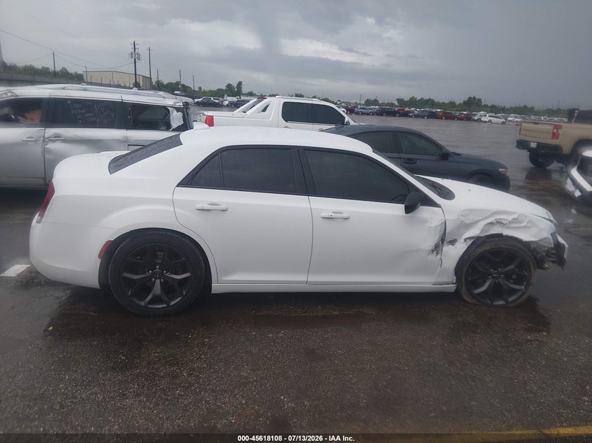 2021 Chrysler 300 Touring VIN: 2C3CCAAG6MH538133 Lot: 45618108