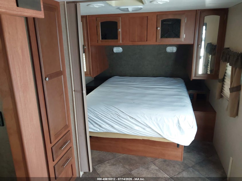 2014 HEARTLAND RV NORTH TRAIL auction photo 8