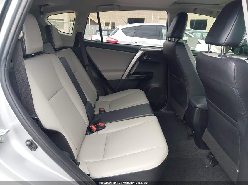 2018 TOYOTA RAV4 auction photo 8