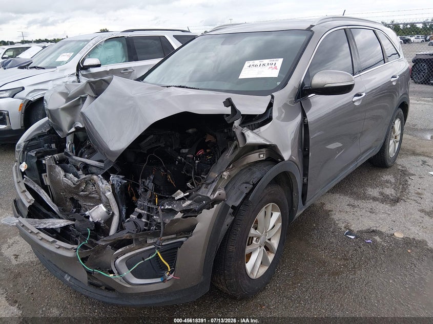 2017 KIA SORENTO auction photo 2