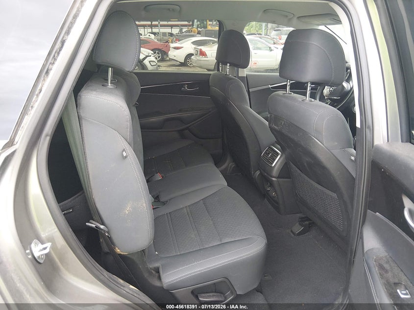 2017 KIA SORENTO auction photo 8