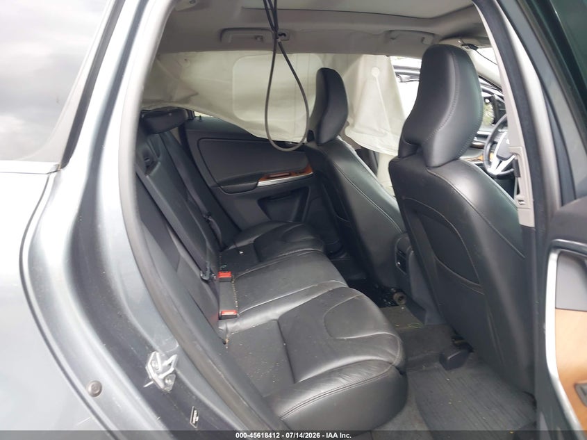 2017 VOLVO XC60 auction photo 8