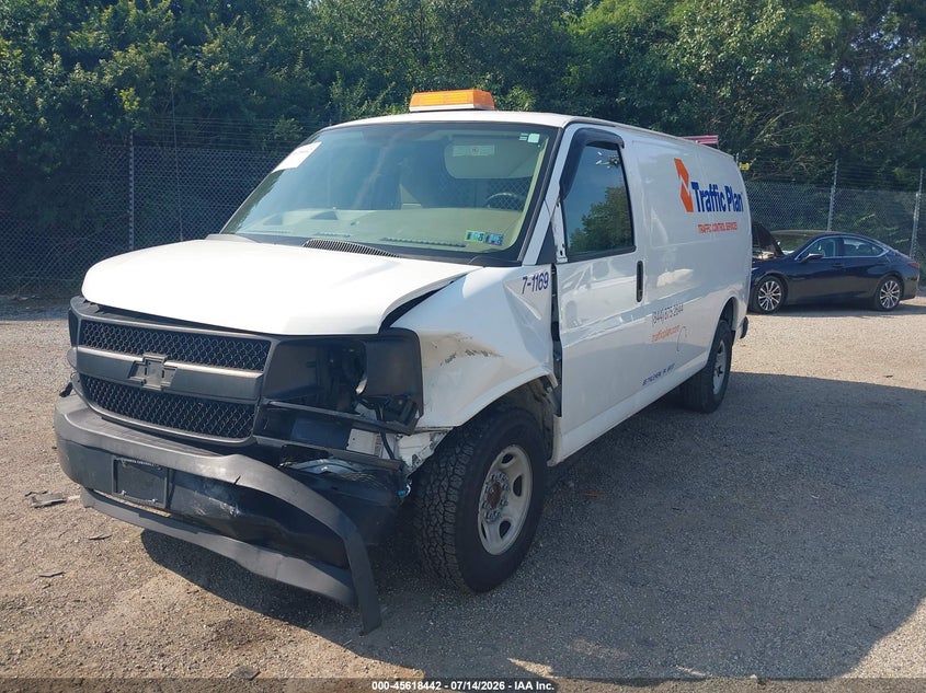 2017 CHEVROLET EXPRESS 2500 auction photo 2