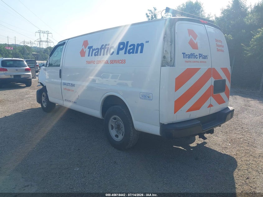 2017 CHEVROLET EXPRESS 2500 auction photo 3