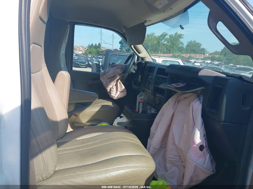 2017 CHEVROLET EXPRESS 2500 auction photo 5