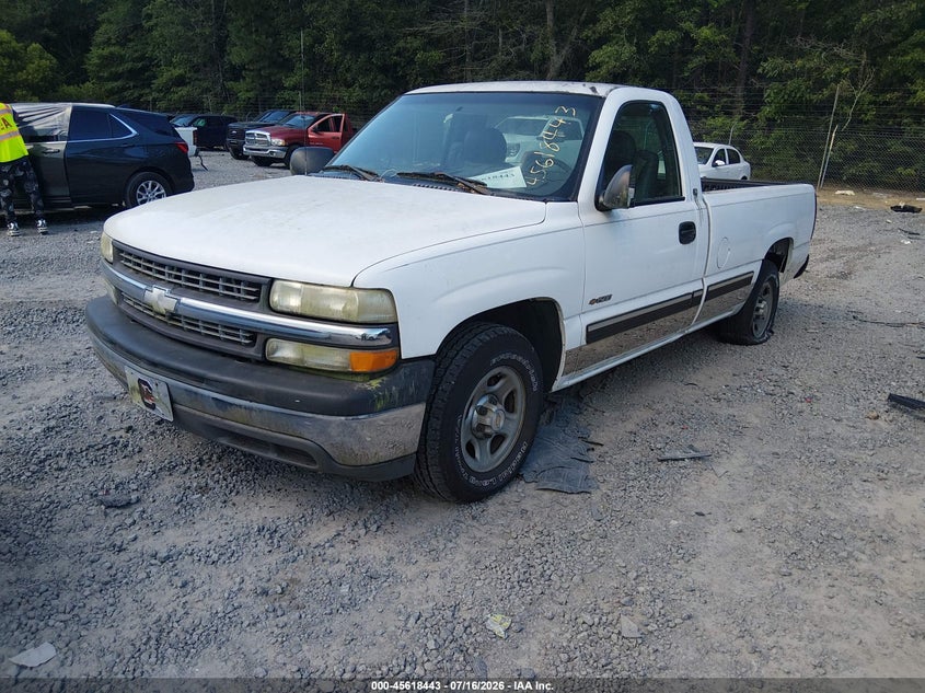 2002 CHEVROLET SILVERADO 1500 auction photo 2