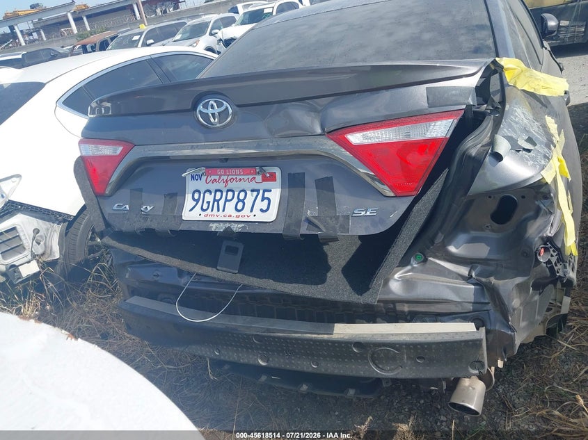 2016 TOYOTA CAMRY SE — Photo 17