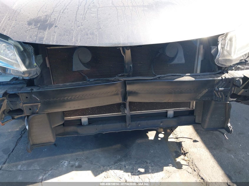 2016 TOYOTA CAMRY SE — Photo 19