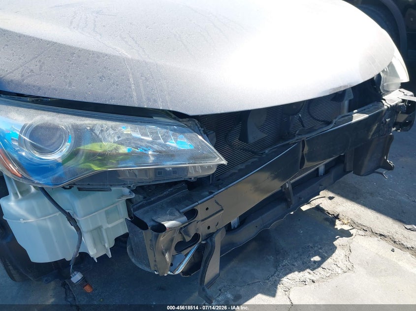 2016 TOYOTA CAMRY SE — Photo 20