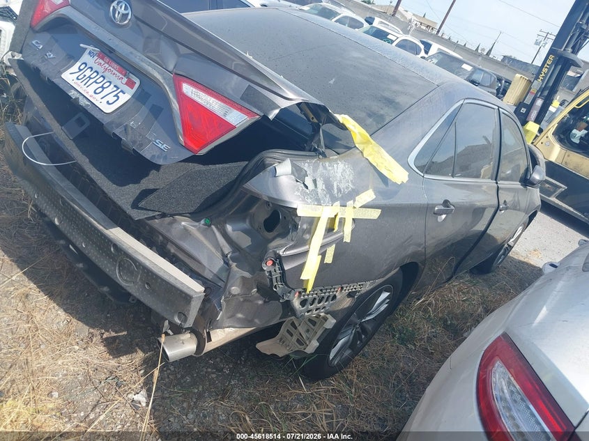 2016 TOYOTA CAMRY SE — Photo 4