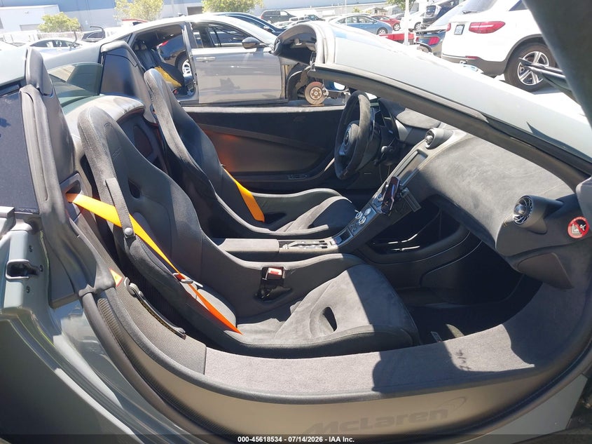 2016 MCLAREN 675LT auction photo 8