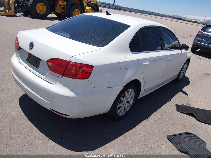 2013 VOLKSWAGEN JETTA auction photo 4