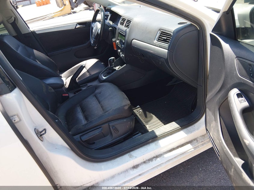 2013 VOLKSWAGEN JETTA auction photo 5