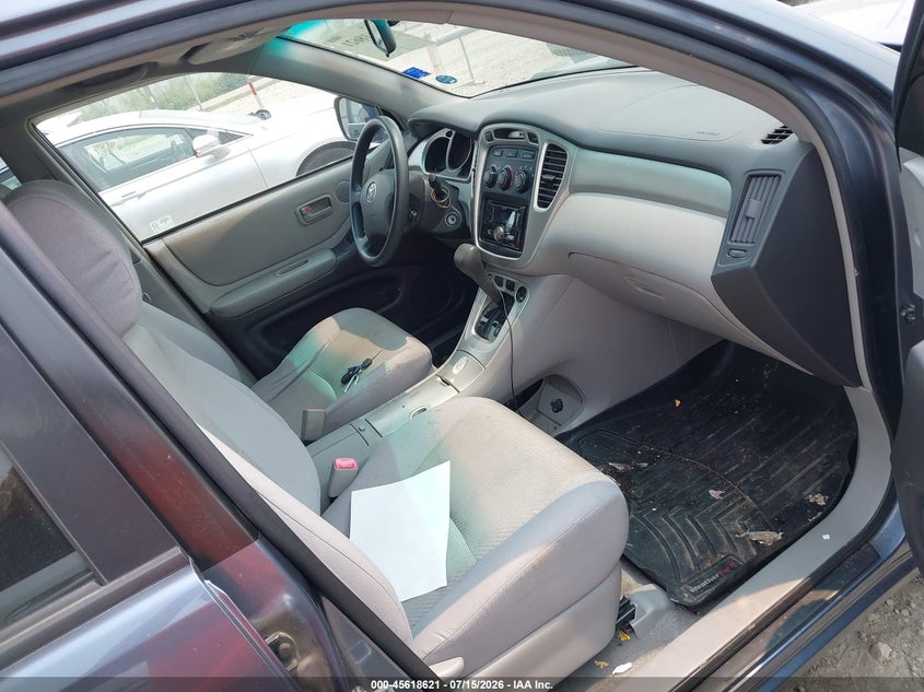 2004 TOYOTA HIGHLANDER auction photo 5