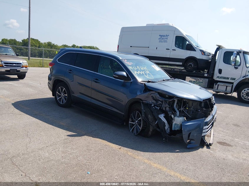 2019 TOYOTA HIGHLANDER auction photo 1