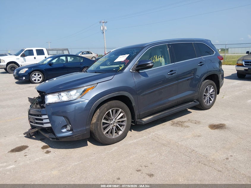 2019 TOYOTA HIGHLANDER auction photo 2