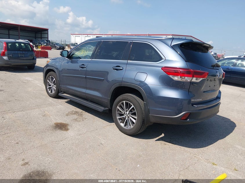 2019 TOYOTA HIGHLANDER auction photo 3