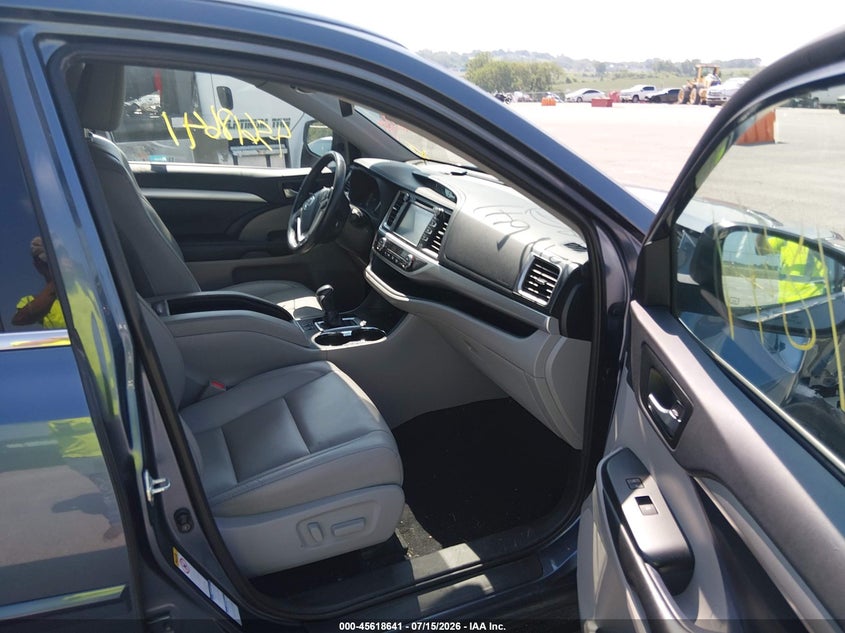 2019 TOYOTA HIGHLANDER auction photo 5