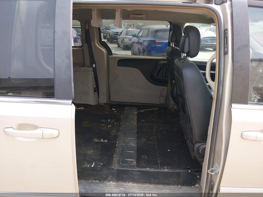 2015 Chrysler Town & Country Touring VIN: 2C4RC1BG8FR717954 Lot: 45618736