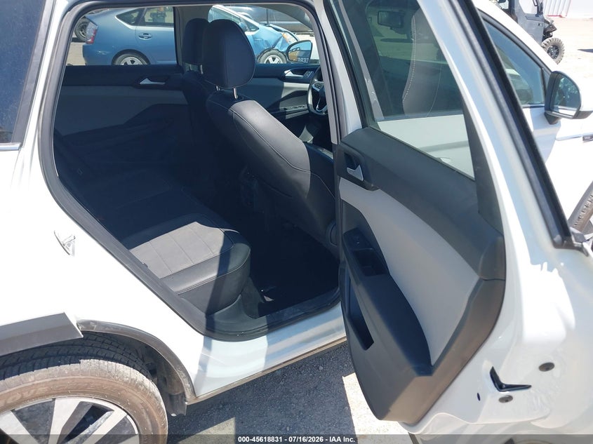 2022 VOLKSWAGEN TAOS auction photo 8