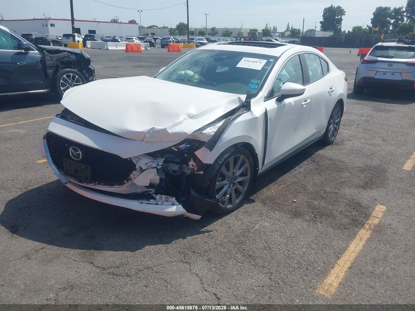 2022 Mazda 3, Left Front, IAAI, VIN 3MZBPACL1NM315990 — photo 2