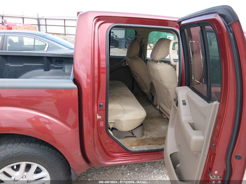 2017 NISSAN FRONTIER auction photo 8