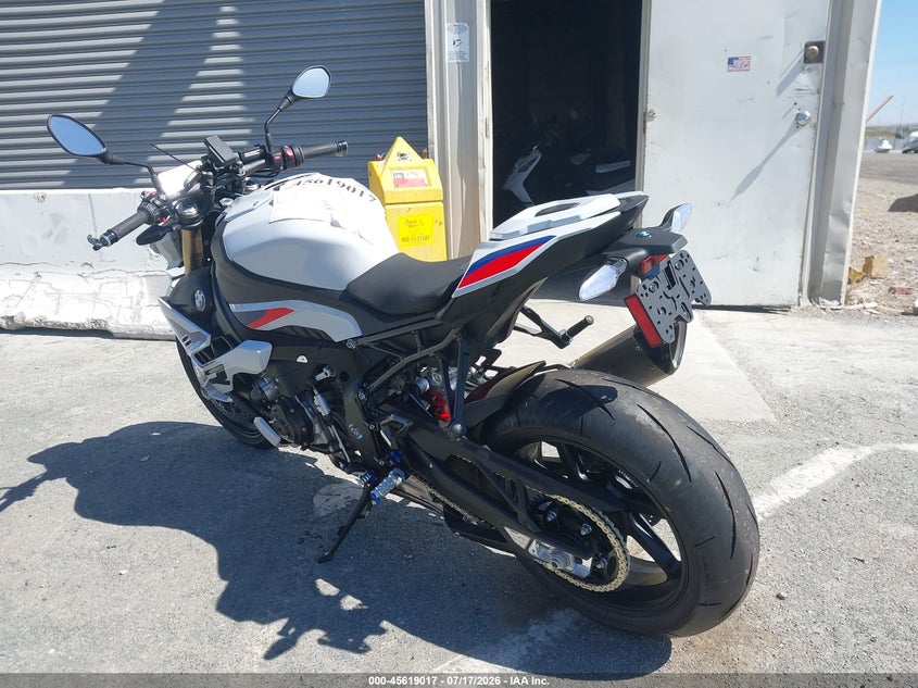 2026 BMW S 1000 MOTO 4