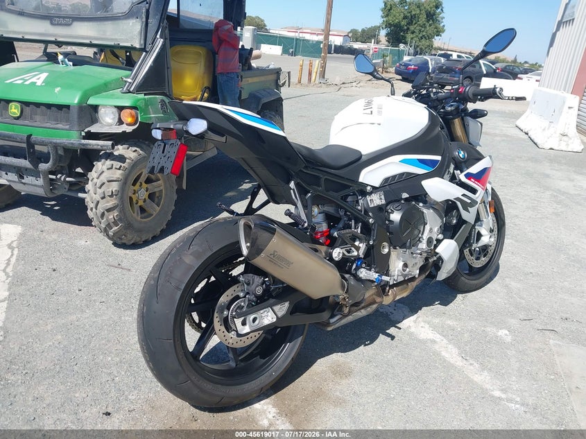 2026 BMW S 1000 MOTO 4