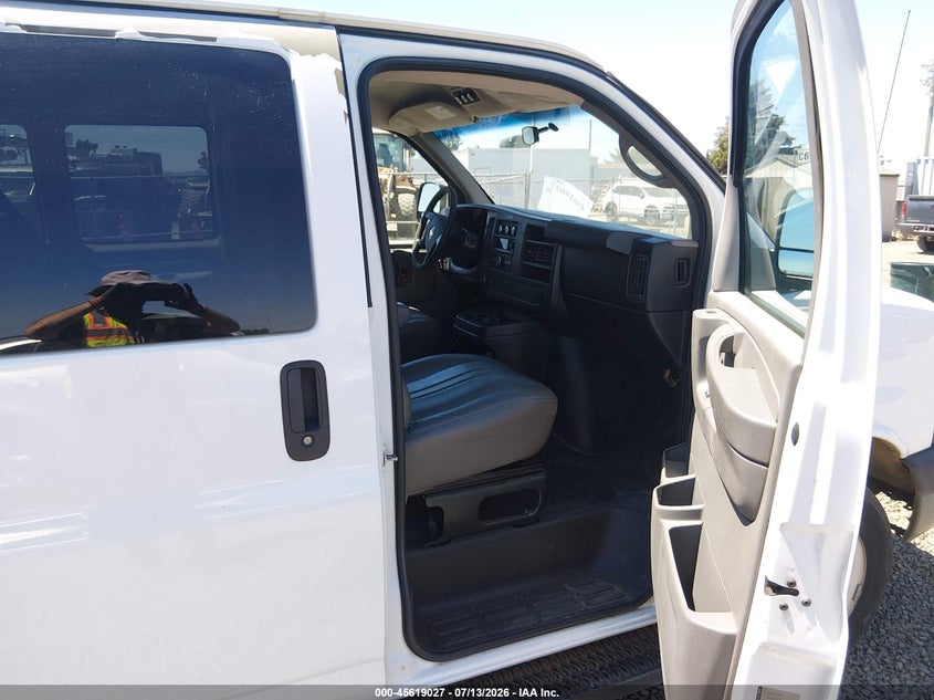 2011 CHEVROLET EXPRESS 1500 auction photo 5