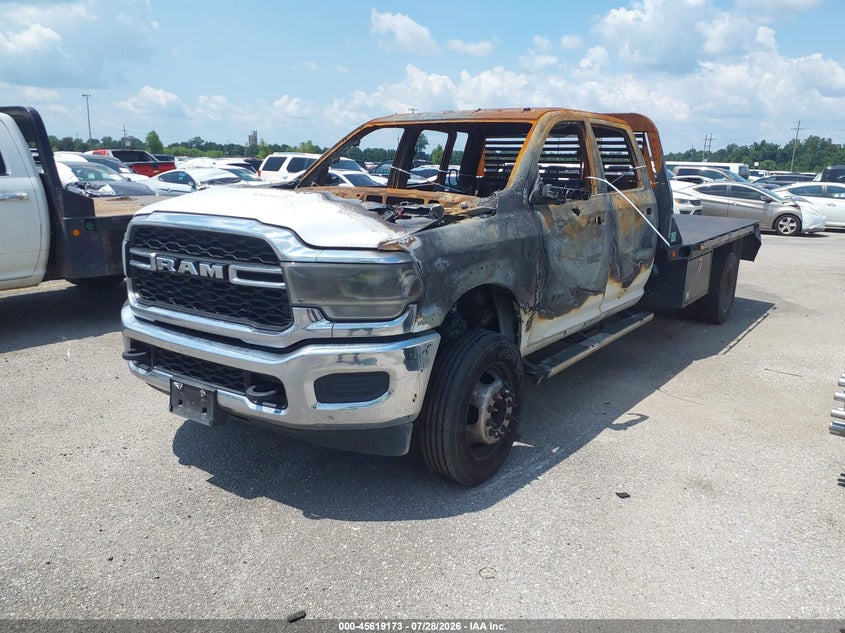 2021 RAM 5500, Interior Burn, IAAI, VIN 3C7WRNFL7MG683592 — фото 2